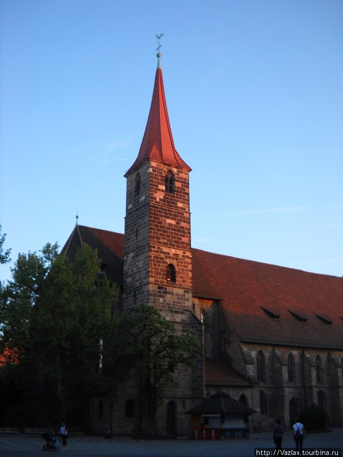 Здание церкви с угла Нюрнберг, Германия