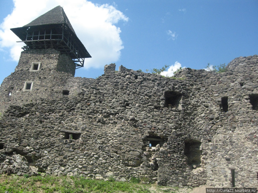Развалины Невицкого замка Ужгород, Украина