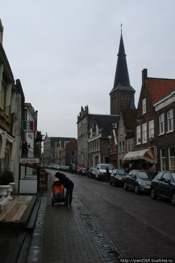 Монникендам — милый городок не сильно избалованный туристами Монникендам, Нидерланды