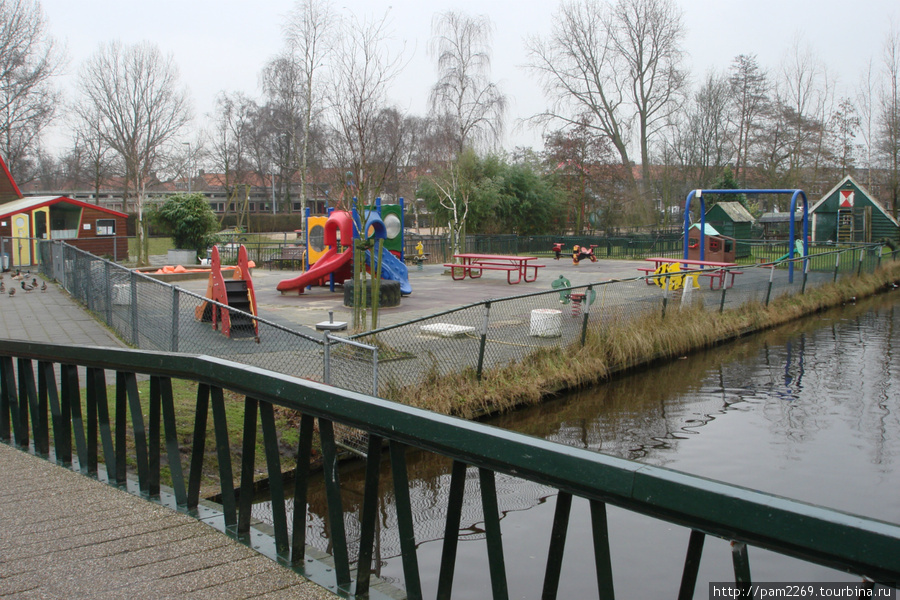 большая детская площадка Монникендам, Нидерланды