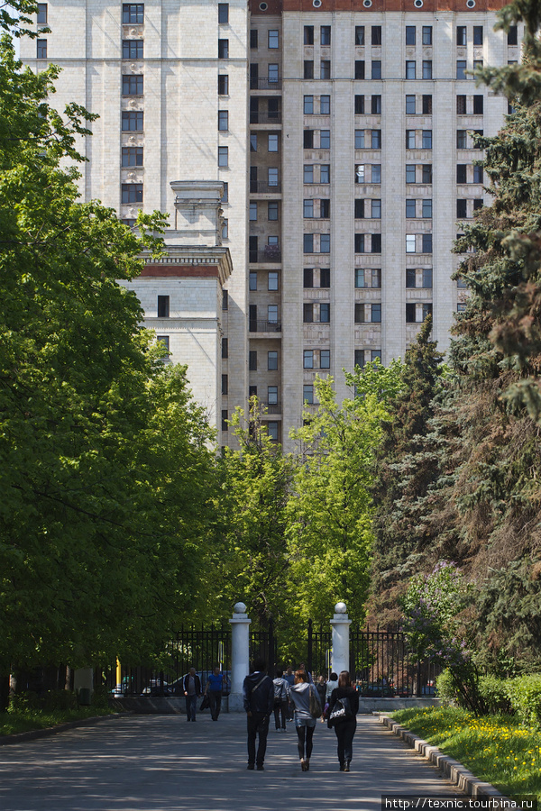 Главное здание МГУ на Воробьёвых Горах Москва, Россия