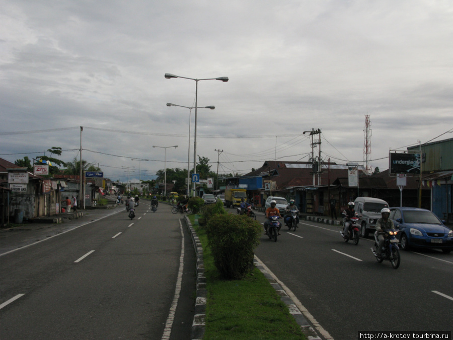 Центральная улица Тимика, Индонезия