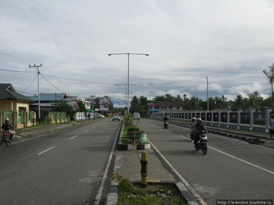 Центральная улица Тимика, Индонезия