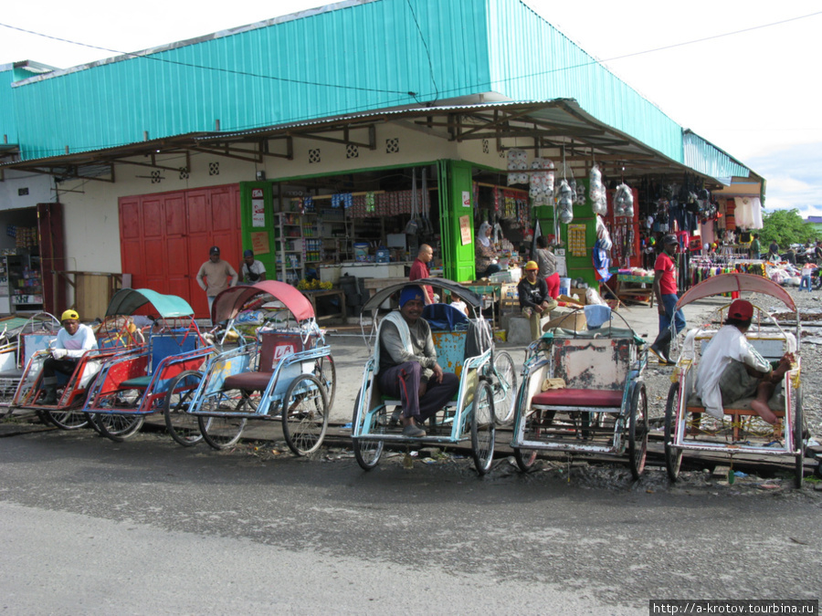 Велорикши — распространены, на удивление Тимика, Индонезия