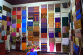 Сувениры в музее гватемальского текстиля в Антигуа