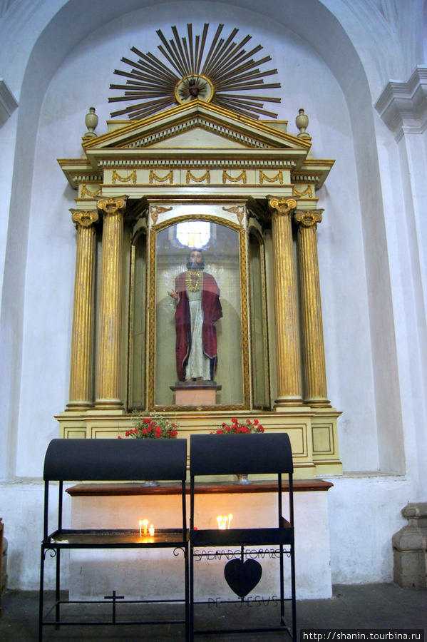 Церковь Ла Мерсед - символ Антигуа Антигуа, Гватемала