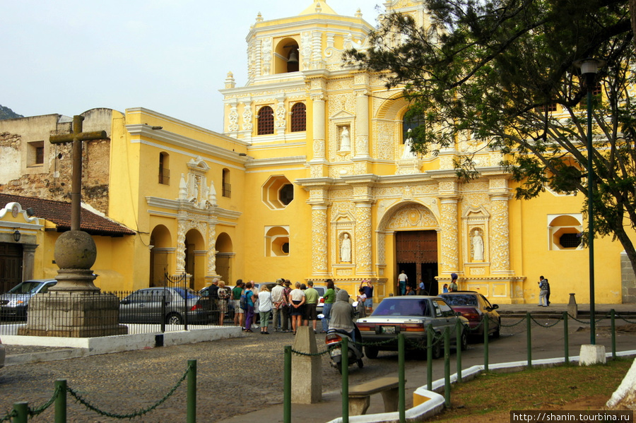 Церковь Ла Мерсед в Антигуа Антигуа, Гватемала