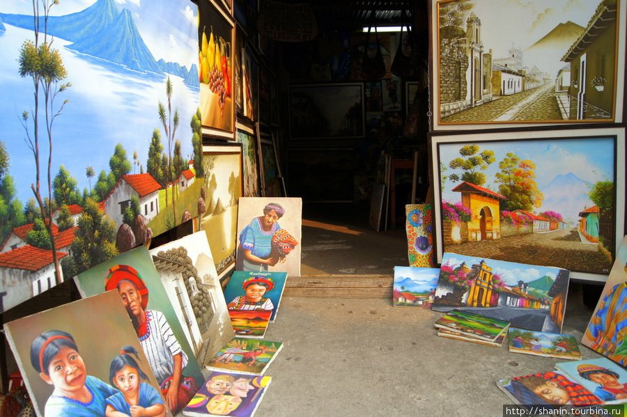 Картины для туристов в Панахачеле, на озере Атитлан Панахачель, Гватемала