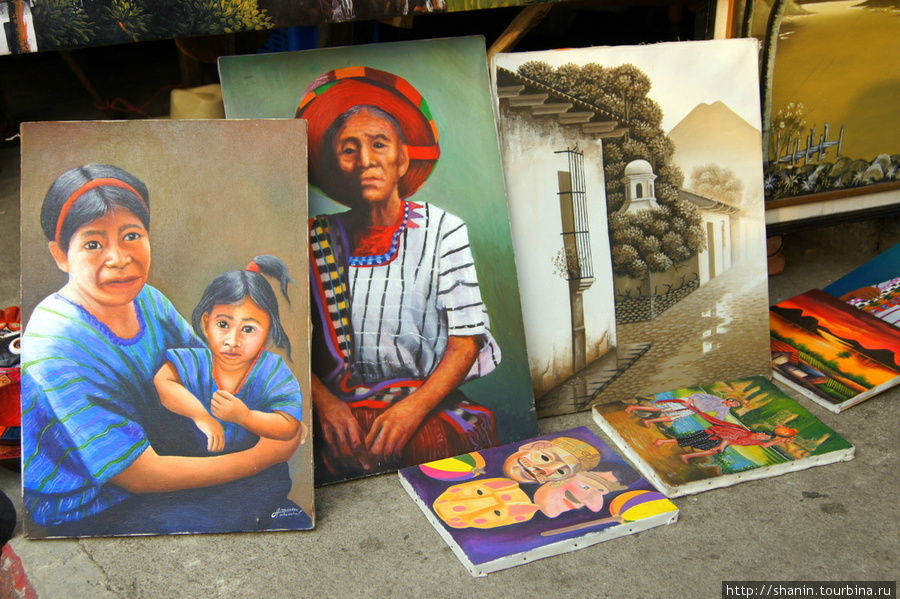 Картины для туристов в Панахачеле, на озере Атитлан Панахачель, Гватемала