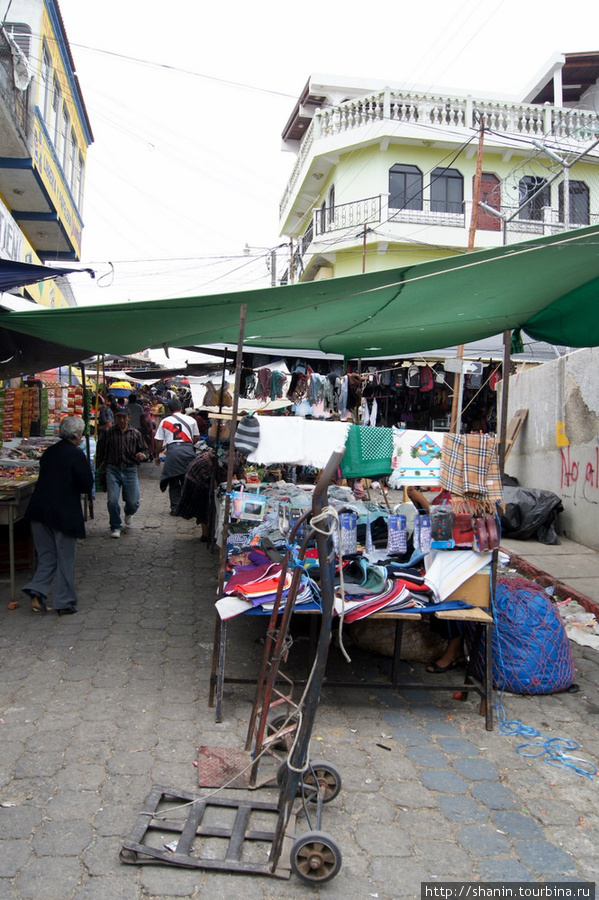 На рынке в Сололе в пятницу Солола, Гватемала