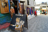Главная туристическая улица поселка Сан Педро — вдоль берега озера