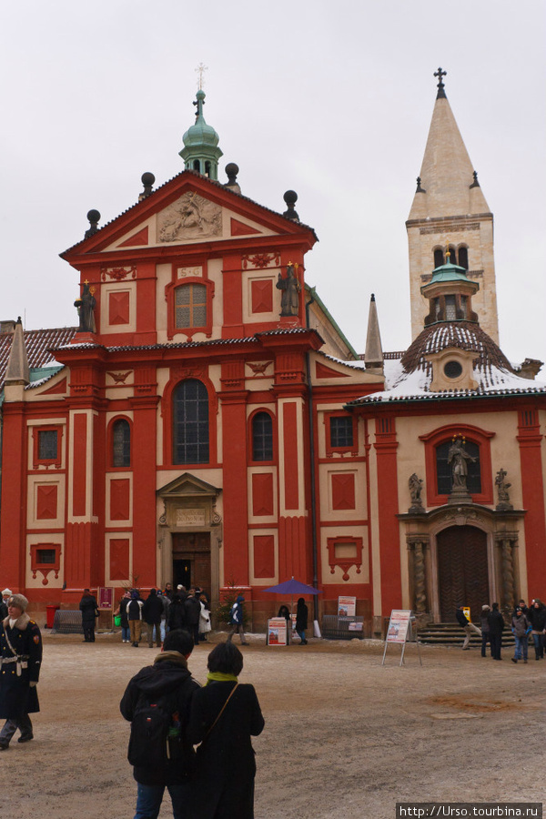 Западный фасад, появился во второй половине XVII века. Прага, Чехия