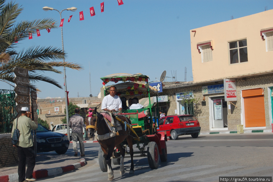 По улицам Тозера Таузар, Тунис