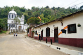Дорога к церкви в Атако
