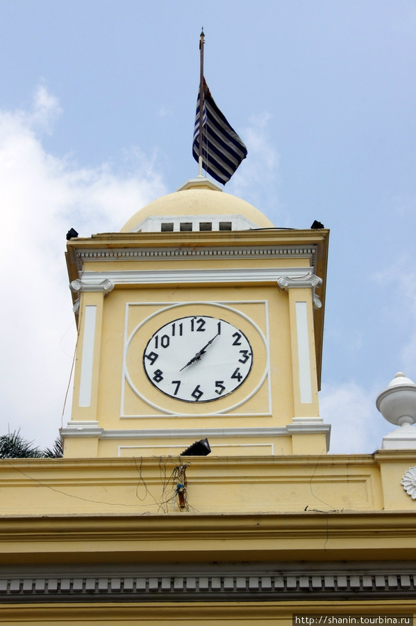 Часы на здании муниципалитета Санта-Ана, Сальвадор