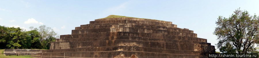 Пирамида в Тазумале Чалчуапа, Сальвадор