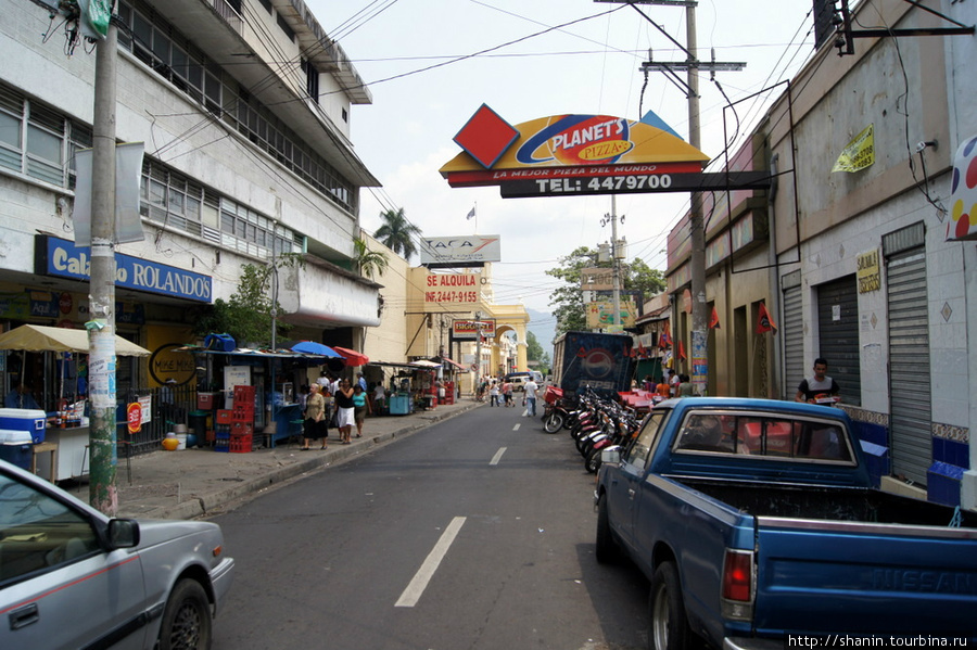 Город сыра и пупусов Санта-Ана, Сальвадор