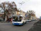 ЗиУ-682Г поворачиват с улицы Гамарника на Кузнечную