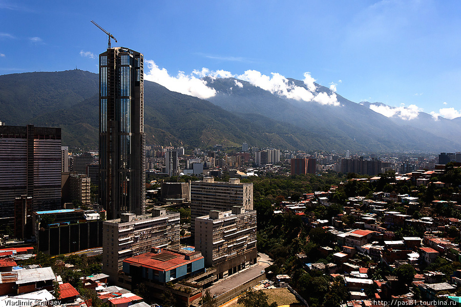 Есть возможность посмотреть на творения венесуэльских строителей и архитекторов. Каракас, Венесуэла