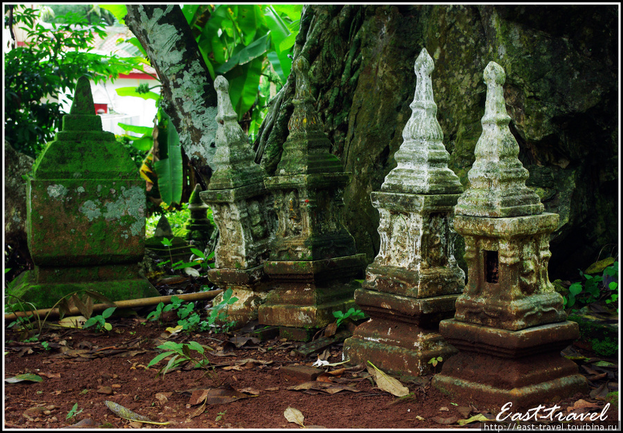 Мне кажется, что это древние санпрапум — домики для духов Чиангмай, Таиланд