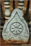 Сбитые украшения центрального вихана