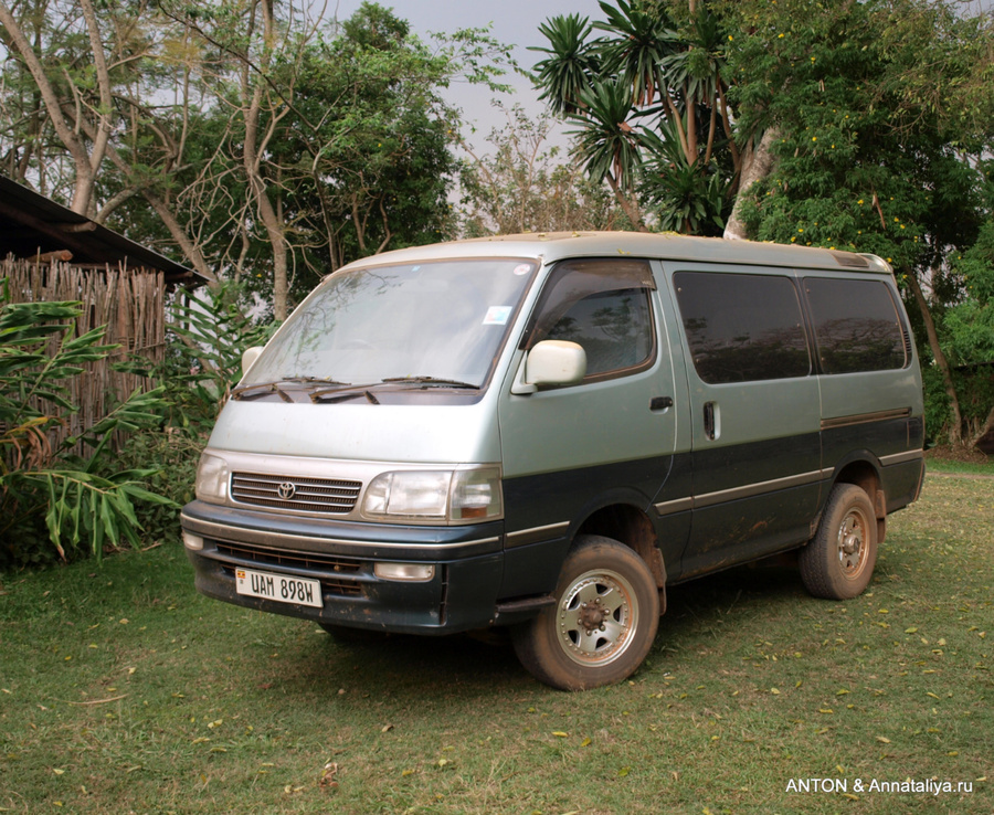Машина, на которой мы путешествовали по Уганде Масинди, Уганда