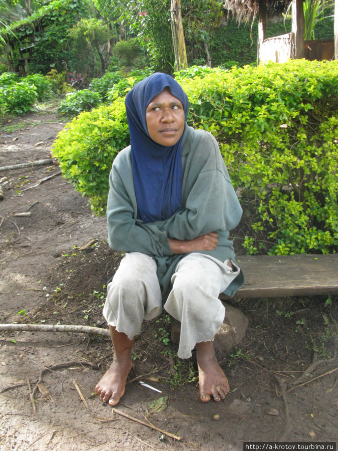 Папуасская мусульманка в платке. Большая редкость Папуа-Новая Гвинея