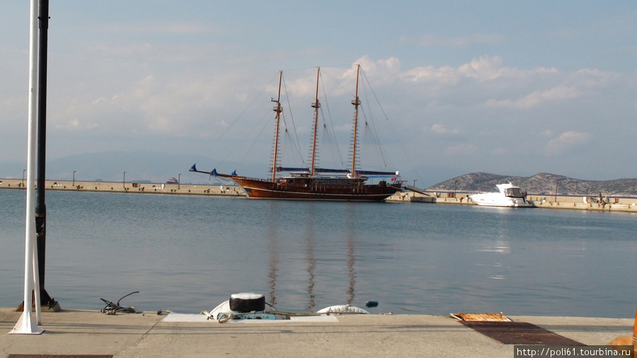В порту Тасоса Остров Тасос, Греция