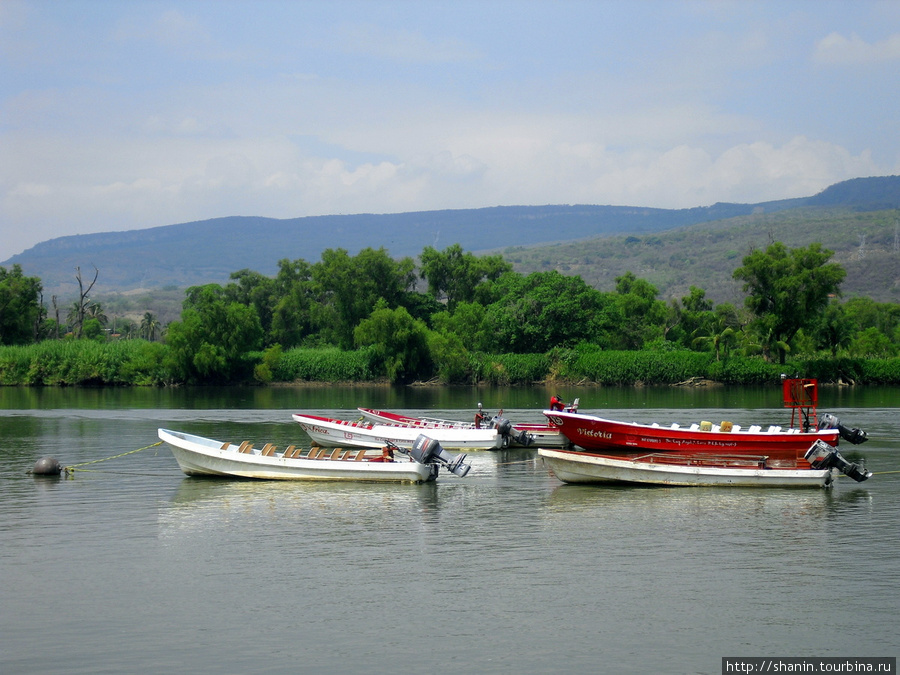 Лодки припаркованы Чьяпа-де-Корсо, Мексика
