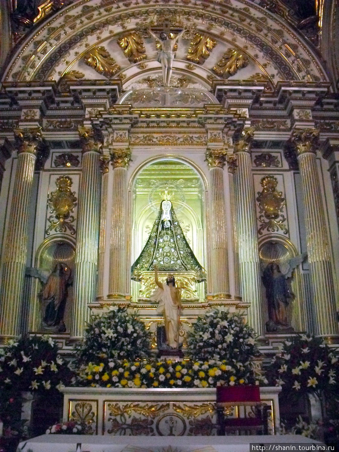 В базилике Соледад в Оахаке Оахака, Мексика