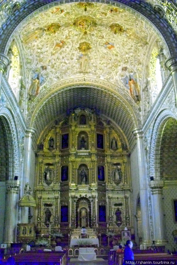 В церкви Святого Доминика в Оахаке Оахака, Мексика