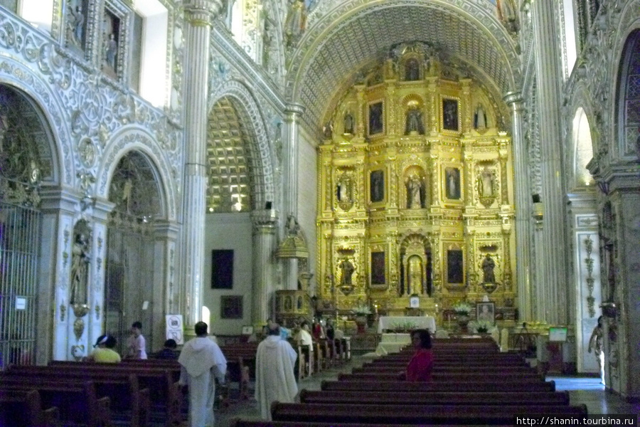 В церкви Святого Доминика в Оахаке Оахака, Мексика