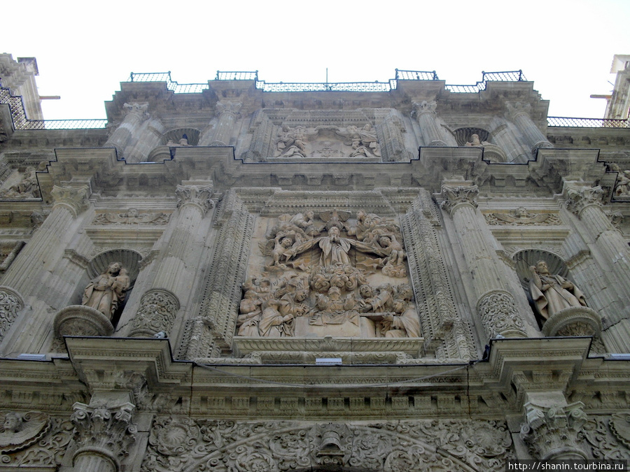 Фасад собора Оахака, Мексика