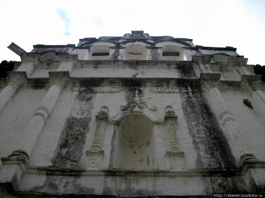 Монастырь у арки КАрмен Сан-Кристобаль-де-Лас-Касас, Мексика