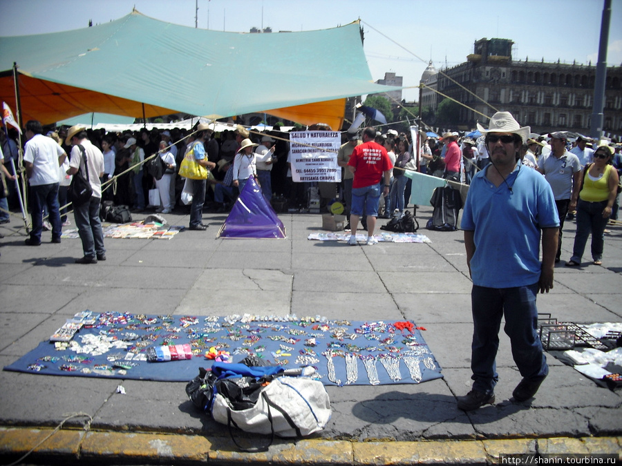 На центральной площади Мехико 8 мая 2011 года Мехико, Мексика