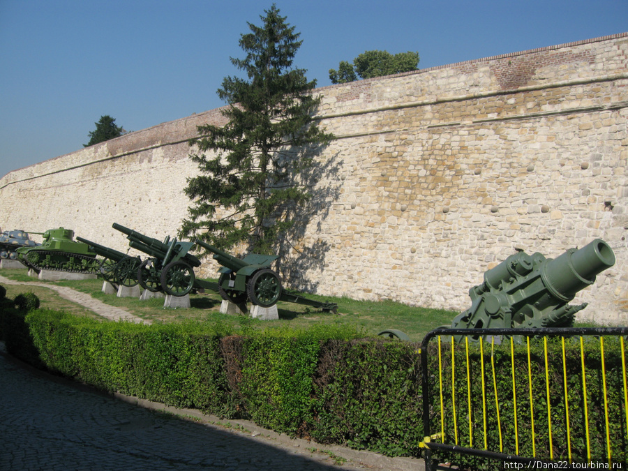 Вся мощь сербской армии :) Белград, Сербия