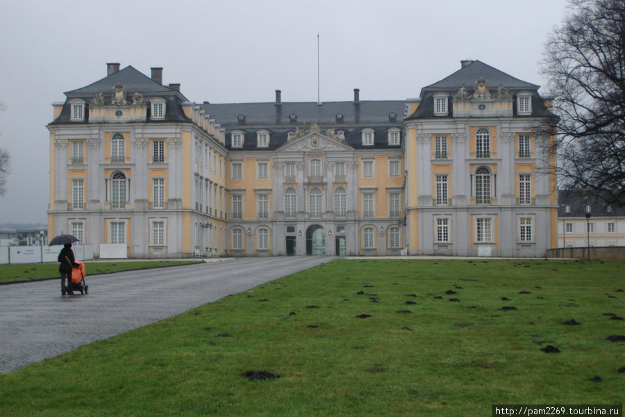 небольшой дворец Брюль, Германия