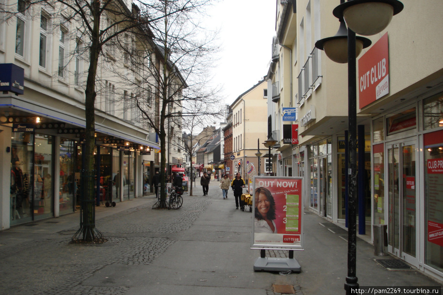 пешеходная улочка города Ратинген, Германия