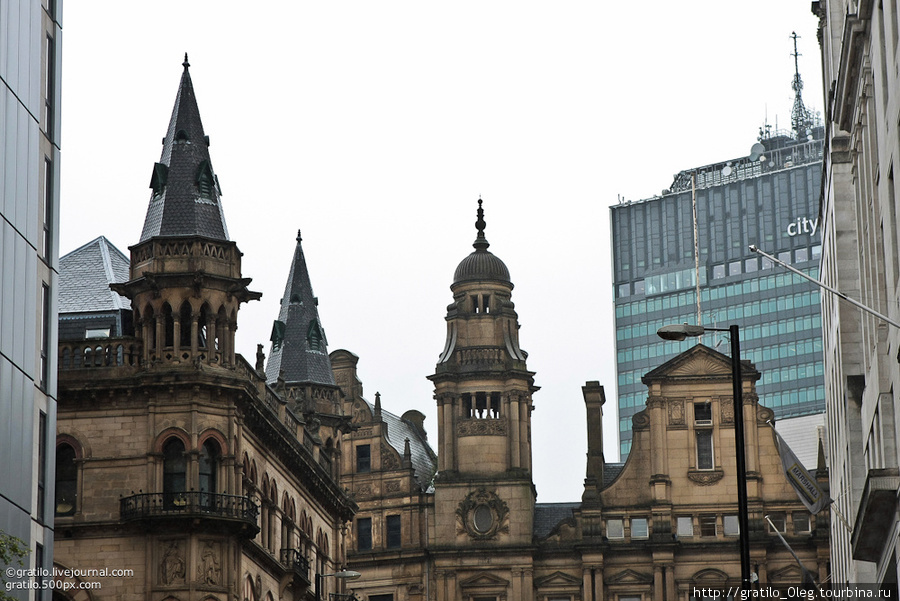 Город контрастов. Наряду со старыми зданиями стоят высотки и новострои Манчестер, Великобритания