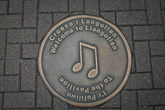 Город с 1947 года является традиционным местом проведения Международного музыкального эйстедвода, в котором участвуют звезды театра, кино и шоу-бизнеса Уэльса. Видимо эти метки как раз по этому поводу.