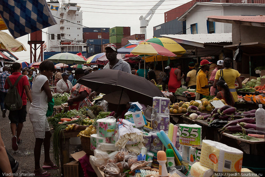 Уголок Черной Африки в Латинской Америке. Рынок Джорджтауна. Джоржтаун, Гайана