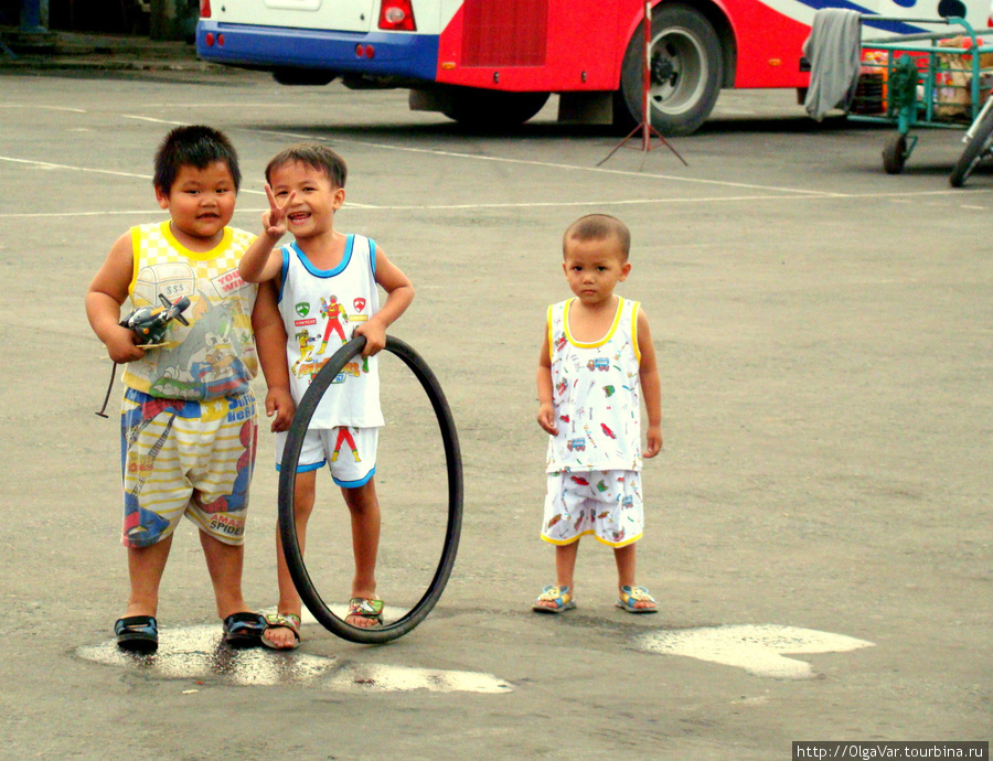Маленькие тяудоковцы Тяудок, Вьетнам