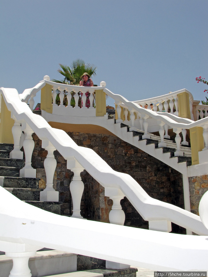 лестница, выводящая к бассейну Милатос, Греция