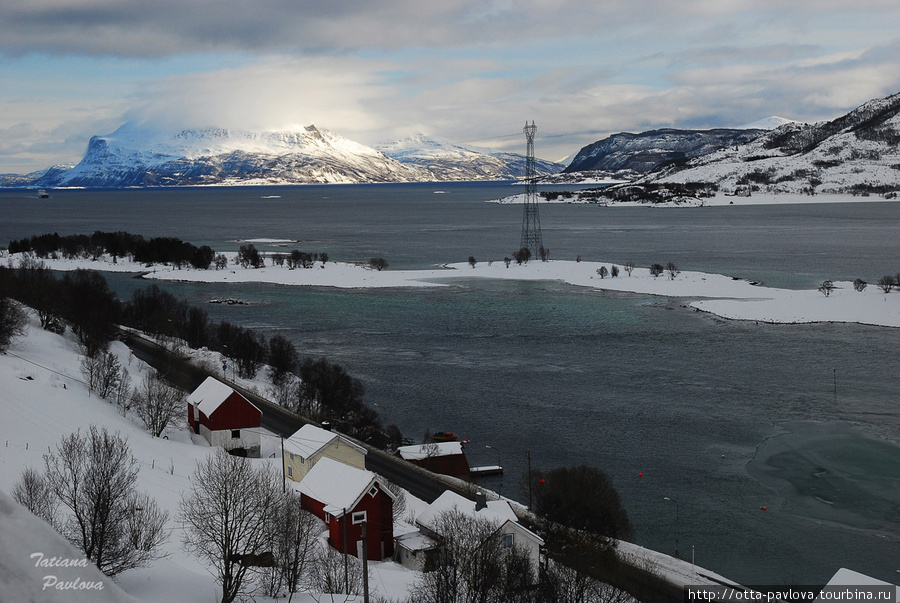 Около моста. Март. Острова Лофотен, Норвегия