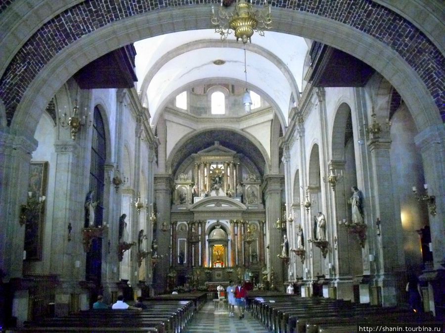 В Доминиканском соборе в Мехико Мехико, Мексика