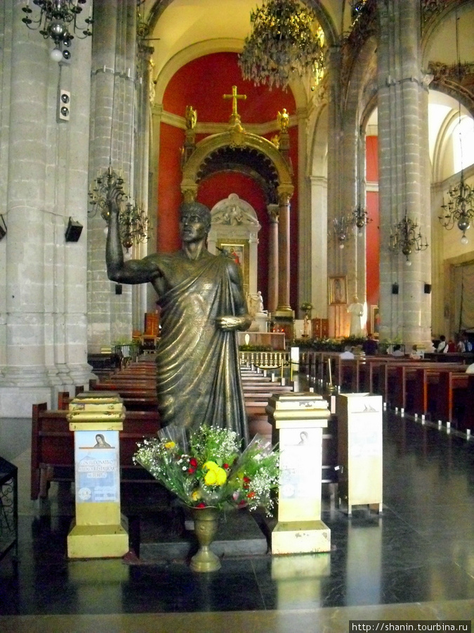 В старой базилике Девы Марии Гваделупской Мехико, Мексика