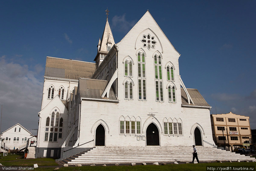 Кафедральный собор называют самым высоким деревянным сооружением в мире. Джоржтаун, Гайана