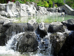 В парке Девы Марии Гваделупской в Мехико есть искуственные водопады