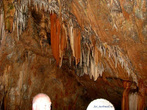 Спуск в пещеру Дим
