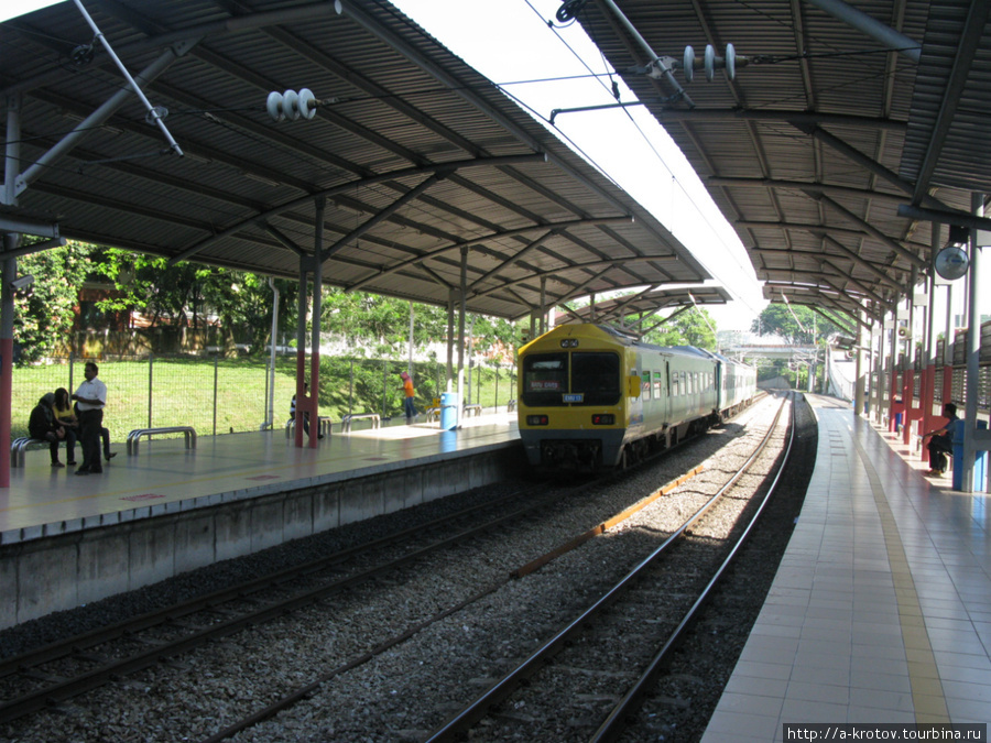 Катаемся на электричках под Куала-Лумпуром Куала-Лумпур, Малайзия